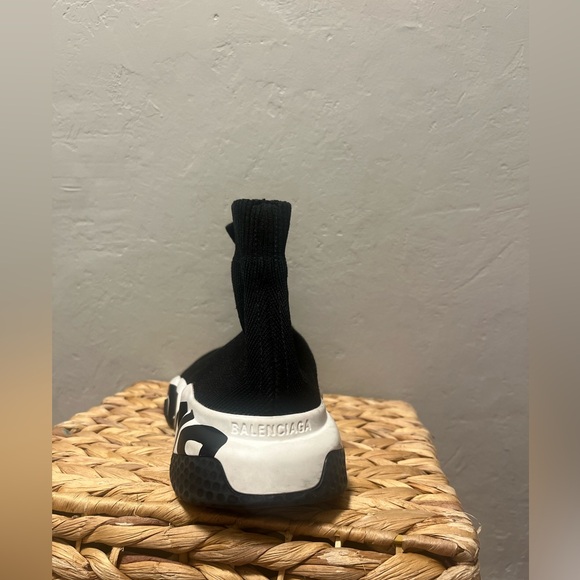 Balenciaga stretch knit woman’s graffiti sneakers READ DESCRIPTION - Picture 3 of 6